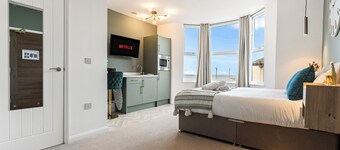 Beachfront Aparthotel, Seaview Apartment with free parking #6