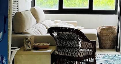 Charming Vrbo Artist Nature Apartment& Garden & Studio