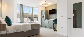 Beachfront Aparthotel, Seaview Apartment with free parking #7