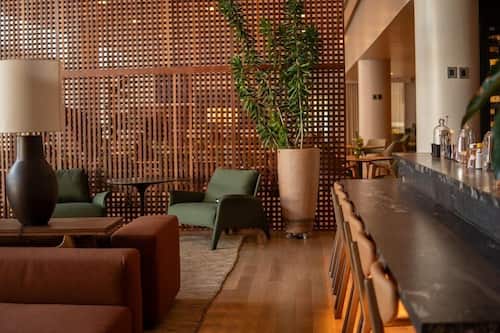 2 bares/lounges, bar ao lado da piscina