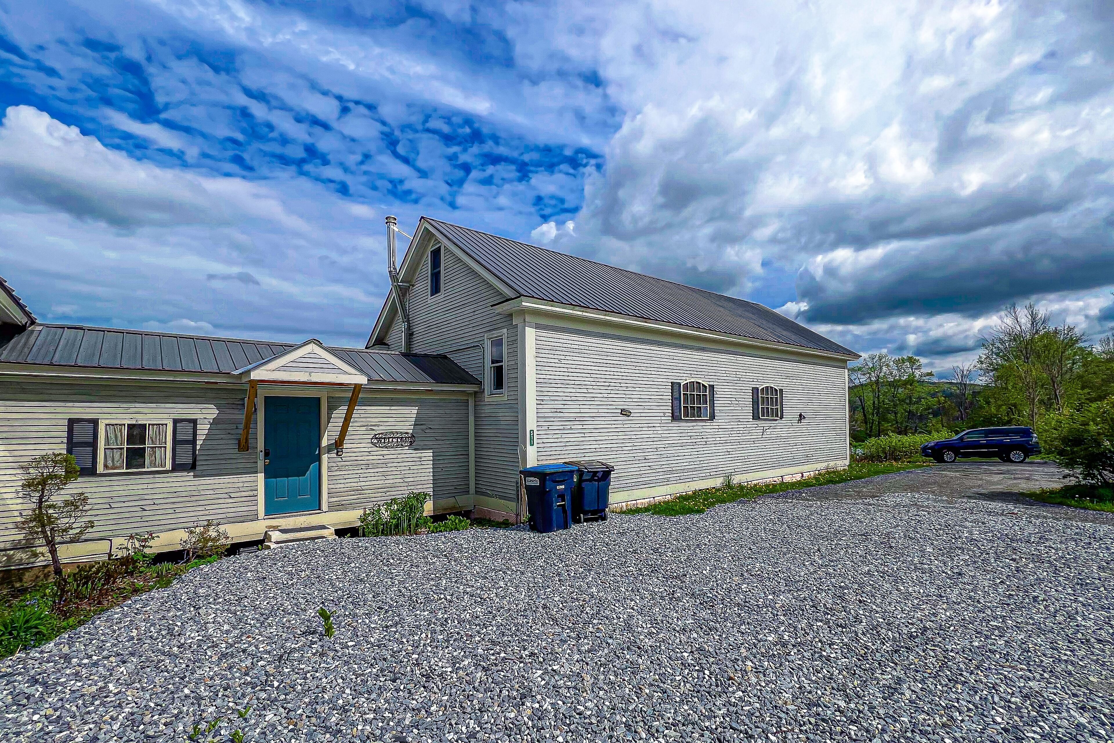 Country Aparthotel, pond, views, kitchen, wifi, TV and nearby activities