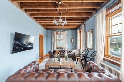 9 Bedroom, Sleeps 22! Hot Tub & Game Room - Minutes to Jim Thorpe