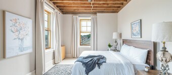 9 Bedroom, Sleeps 22! Hot Tub & Game Room - Minutes to Jim Thorpe