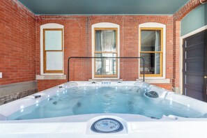 Bain à remous intérieur