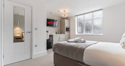 Beachfront Aparthotel, Deluxe Apartment with free parking #4