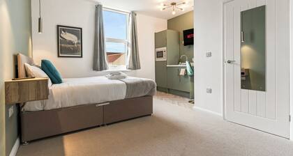 Beachfront Aparthotel, Deluxe Apartment with free parking #5