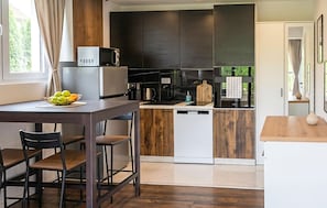 Fridge, microwave, oven, stovetop - Cozy home in Bjelovar (Bjelovar)