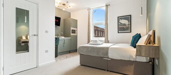 Beachfront Aparthotel, Deluxe Apartment with free parking #8