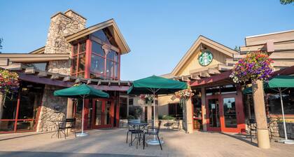 Sunriver Village Escape 2bd Condo - SHARC passes