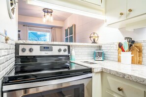 Fridge, microwave, oven, stovetop - Sunriver Village Escape 2bd Condo - SHARC passes (Sunriver)