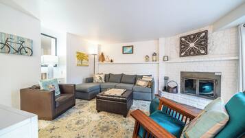 Smart TV, fireplace, DVD player