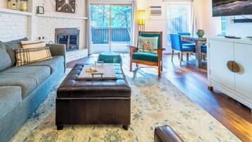 Smart TV, fireplace, DVD player