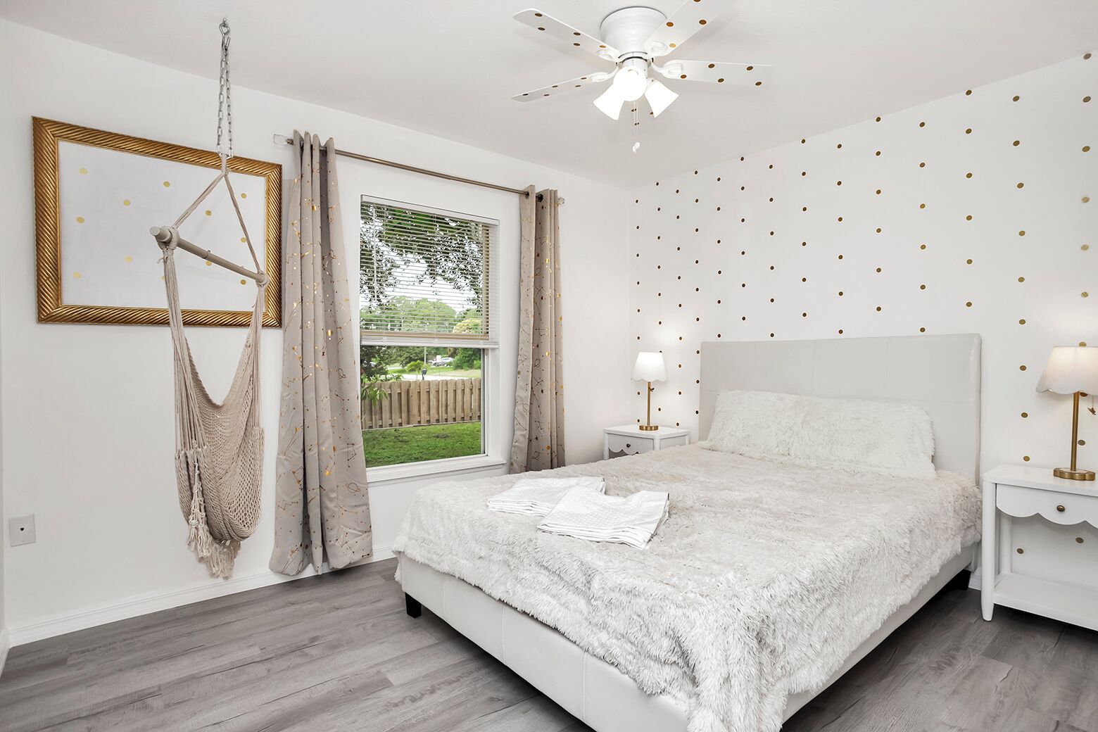 4 Schlafzimmer, Reisekinderbett, WLAN, Bettwäsche