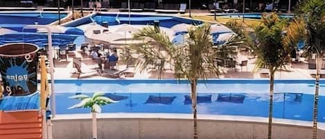 Indoor pool, 3 outdoor pools