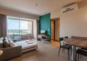 39-英寸智能电视（配备数码频道）