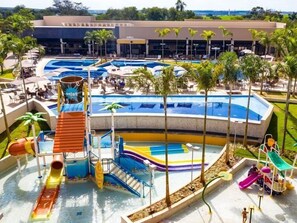 Indoor pool, 3 outdoor pools