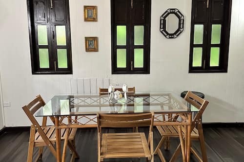 Traditional Villa, Non Smoking, Kitchenette | Living area | 32-inch Smart TV with digital channels
