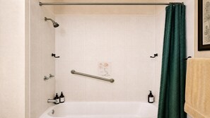 Villa Tradition, non-fumeur, coin cuisine | Salle de bain