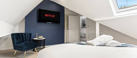 1 bedroom, in-room safe, iron/ironing board, WiFi