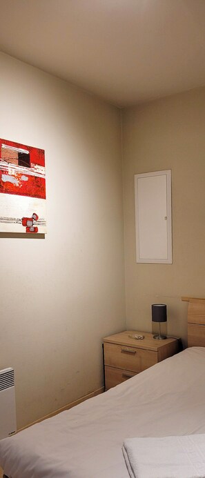 1 makuuhuone, silitysrauta/-lauta, Wi-Fi, vuodevaatteet