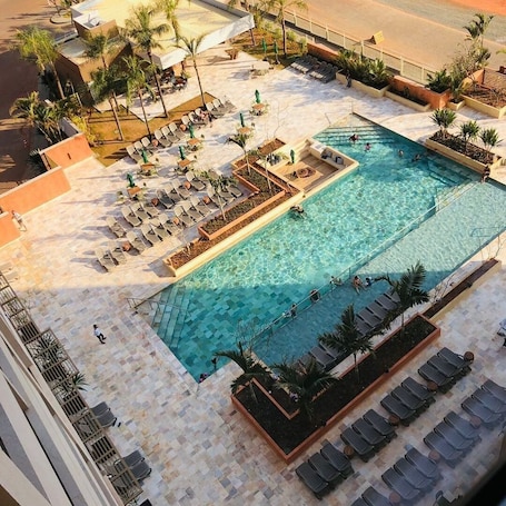 3 室外游泳池,恒温泳池