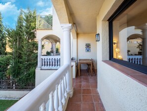 House | Balcony - House in Catalonia Near the Sea (Sant Pere Pescador)