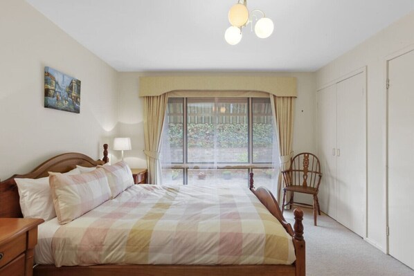 4 habitaciones, tabla de planchar con plancha y wifi gratis
