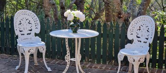 Azimuth - Spacious Family Retreat with City Views