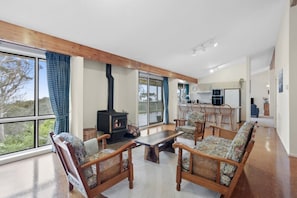 Smart TV, fireplace, table tennis