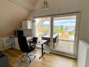 Interior - The cozy house - 15 min to Zurich main station; Free parking; Fitness; Kitchen (Urdorf)