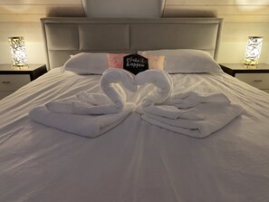 4 bedrooms, desk, iron/ironing board, travel crib