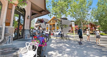 *BRAND NEW! Downtown 1 block from Main Street!*