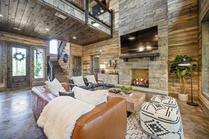 Smart TV, chimenea, futbolito