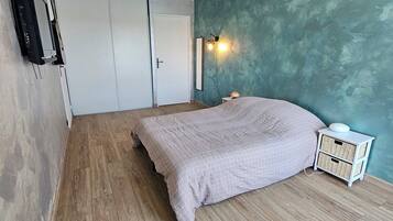 1 bedroom, WiFi, bed sheets