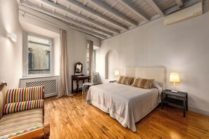 1 bedroom, in-room safe, iron/ironing board, free WiFi