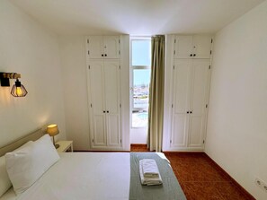 2 chambres, accès à Internet, literie fournie