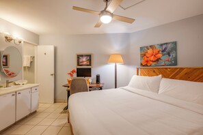 Deluxe Apartment, Garden View | 1 bedroom, iron/ironing board, free WiFi, bed sheets - Romannas Golden Ray Oceanfront Condo (Kihei)