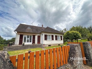 Exterior - Family Home and Nature in Eymoutiers (Eymoutiers)