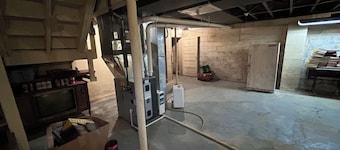 Charming 3-bedroom house with AC and WiFi in a very convenient location