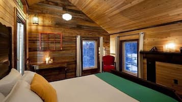3 slaapkamers, een strijkplank/strijkijzer, wifi, beddengoed