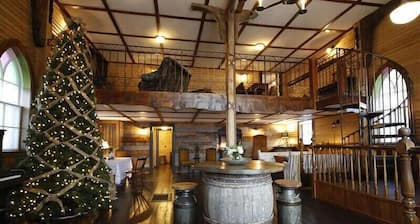 Jone's Brook Cottage: BBQ-Pool-Table-Firepit-AC