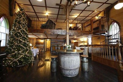 Jone's Brook Cottage: BBQ-Pool-Table-Firepit-AC