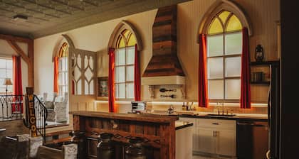 Island View Cottage: Waterfront-BBQ-Hottub-AC-Wifi, Island View Cottage