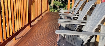 Island View Cottage: Waterfront-BBQ-Hottub-AC-Wifi, Island View Cottage