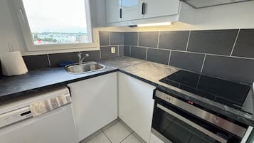 Réfrigérateur, four, plaque de cuisson, lave-vaisselle
