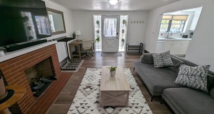 Ski trip or U of U 2-bedroom apartment in Salt Lake City with AC, WiFi