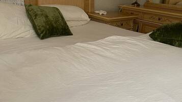 2 chambres, fer et planche à repasser, Wi-Fi, literie fournie