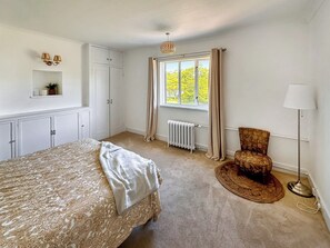4 Schlafzimmer, kostenloses WLAN, Bettwäsche