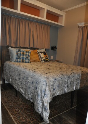 1 bedroom, iron/ironing board, free WiFi, bed sheets - Cozy Tiny Home near JAX airport and River City Marketplace (Jacksonville)