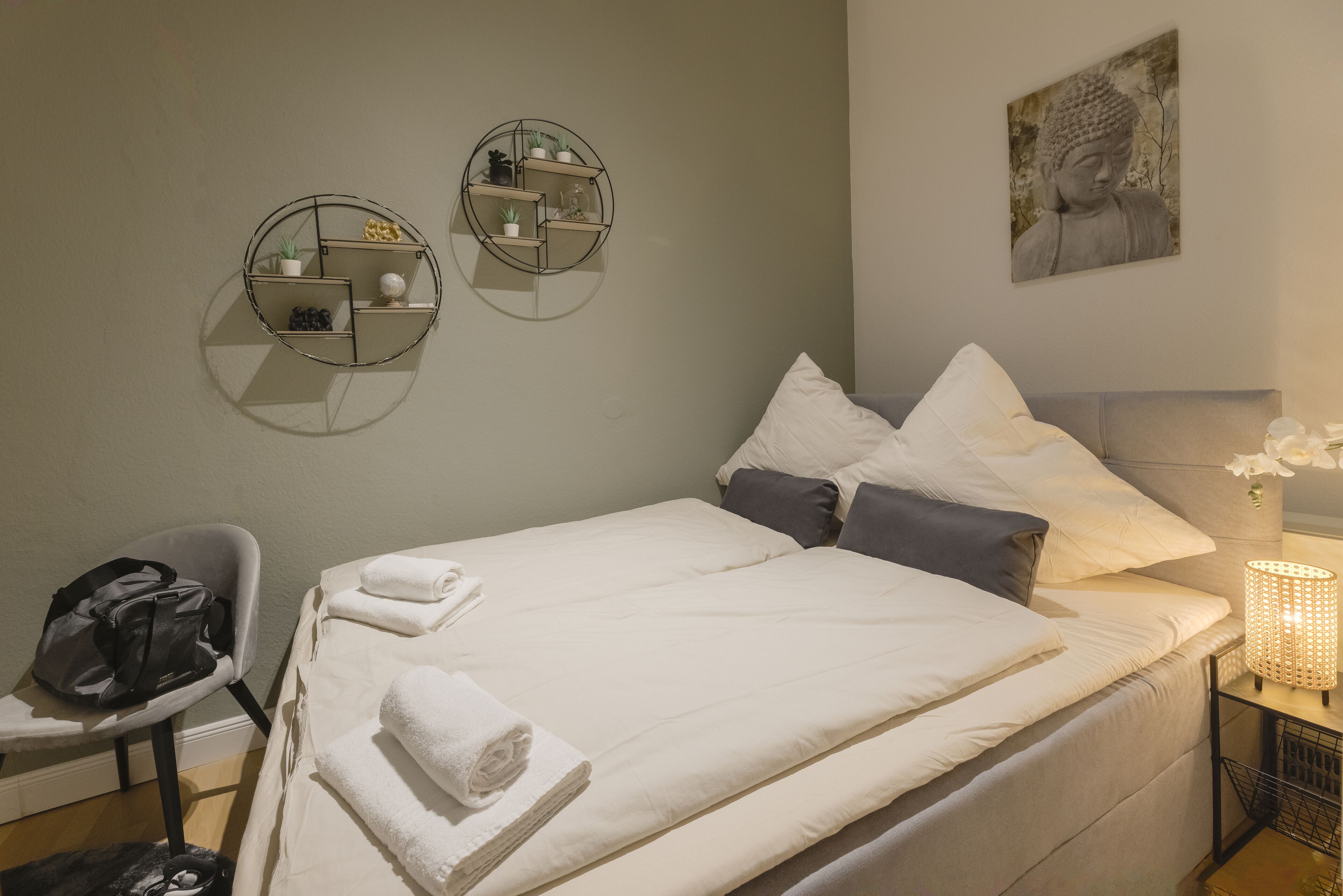 2 chambres, fer et planche à repasser, Wi-Fi gratuit, draps fournis